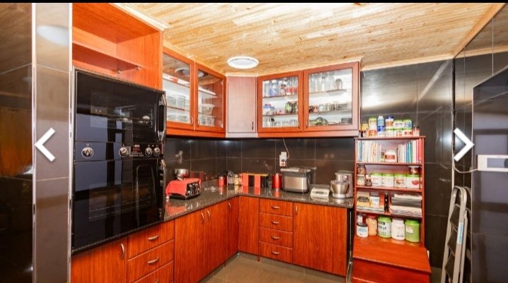 5 Bedroom Property for Sale in Brackenfell Central Western Cape